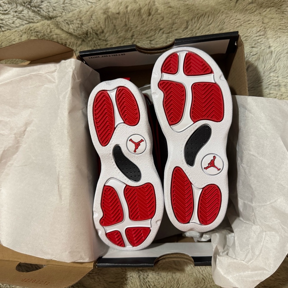 🔥 Jordan Black and Red High-Top Sneakers with Dynamic Design NIB Child 10 🔥 - Picture 4 of 6